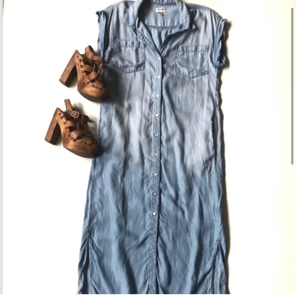 Sneak Peak Denim cuff sleeve maxi dress small